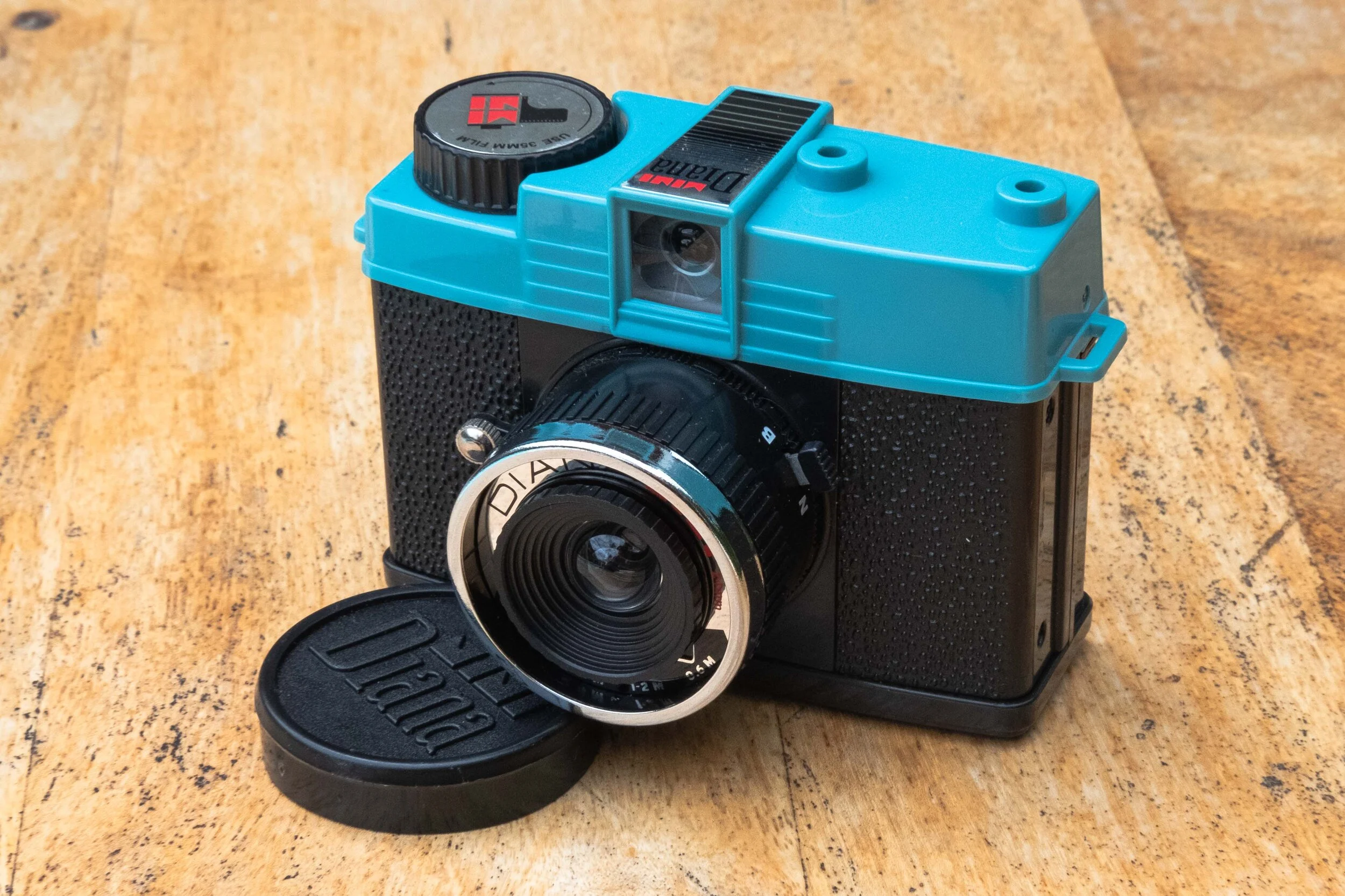 Mini Diana — Broken Camera . Club